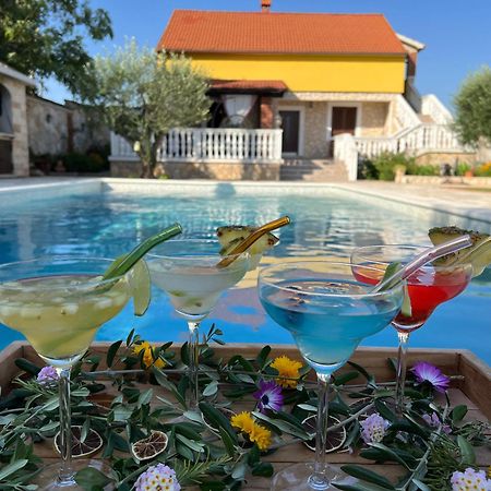 Holiday Home Iva With Pool ซูโกชัน ภายนอก รูปภาพ