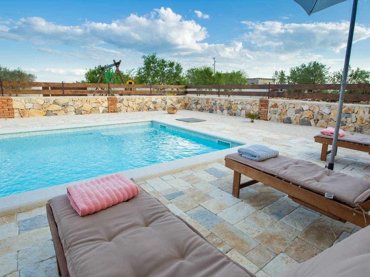 Holiday Home Iva With Pool ซูโกชัน ภายนอก รูปภาพ