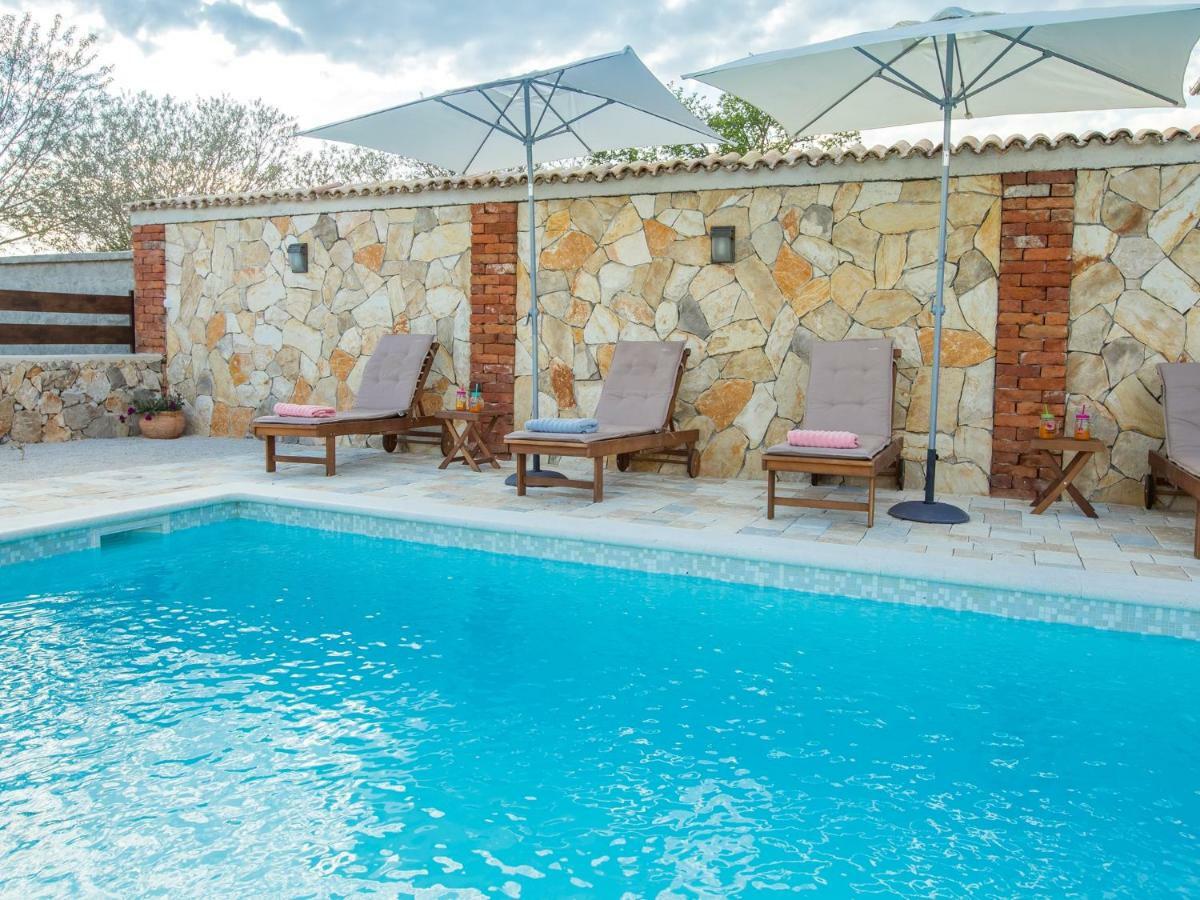 Holiday Home Iva With Pool ซูโกชัน ภายนอก รูปภาพ
