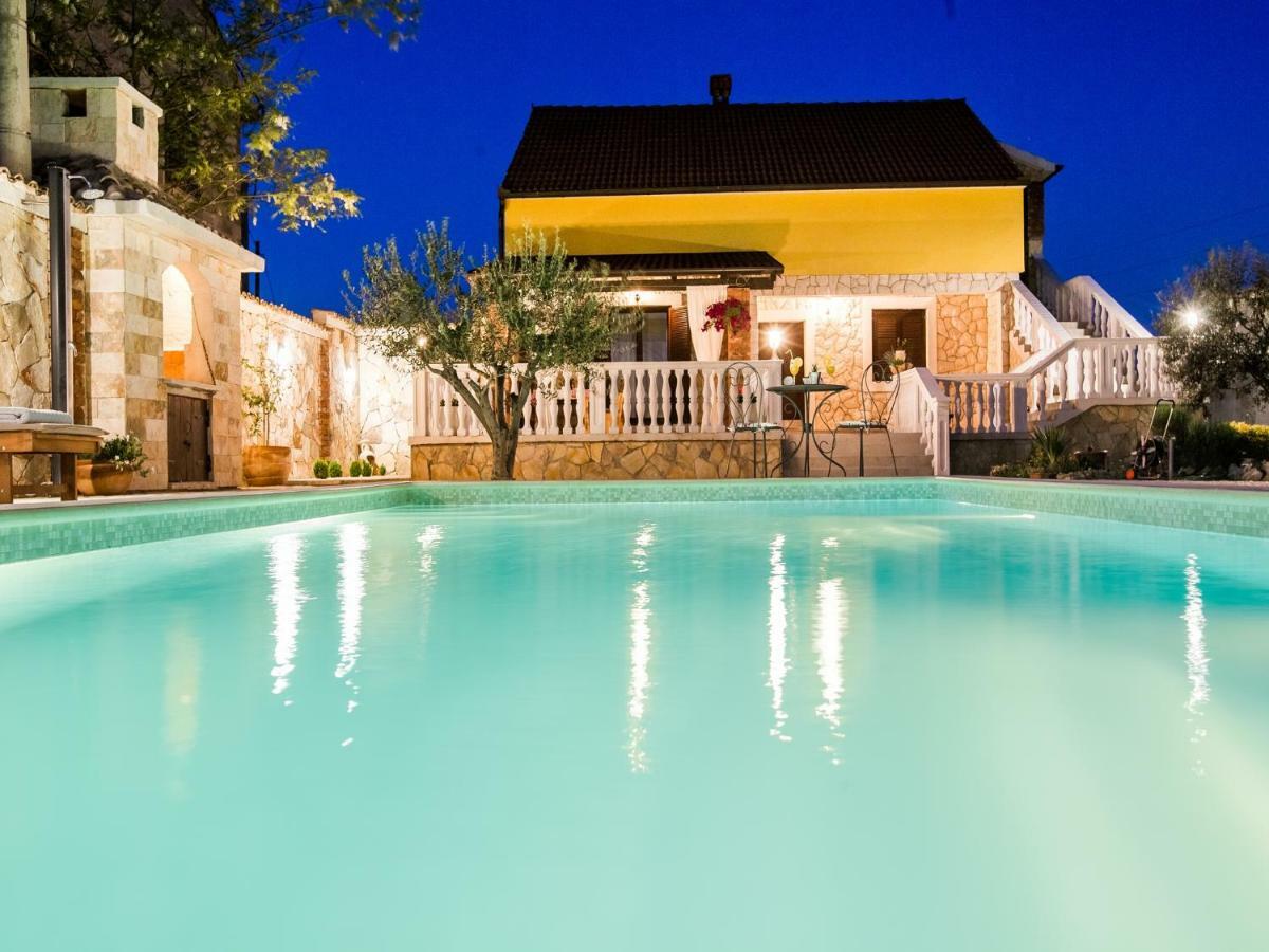 Holiday Home Iva With Pool ซูโกชัน ภายนอก รูปภาพ
